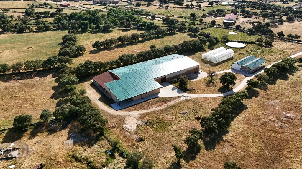 Vue aérienne de la ferme aquacole Grenoucerie