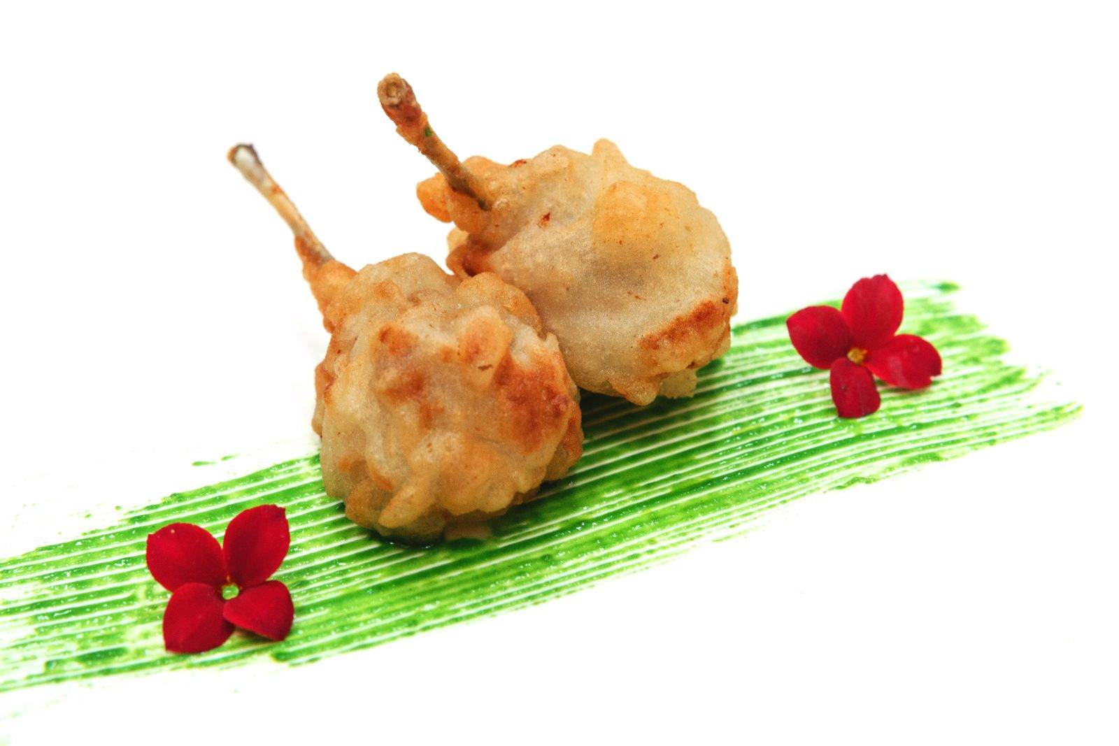 La Lyonnaise — crocanti, tempura lyonnaise